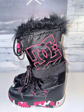 •RARE Vintage DC Chalet 2.0 SE Asymmetrical Camo Winter Boots - Size 6 Y2K